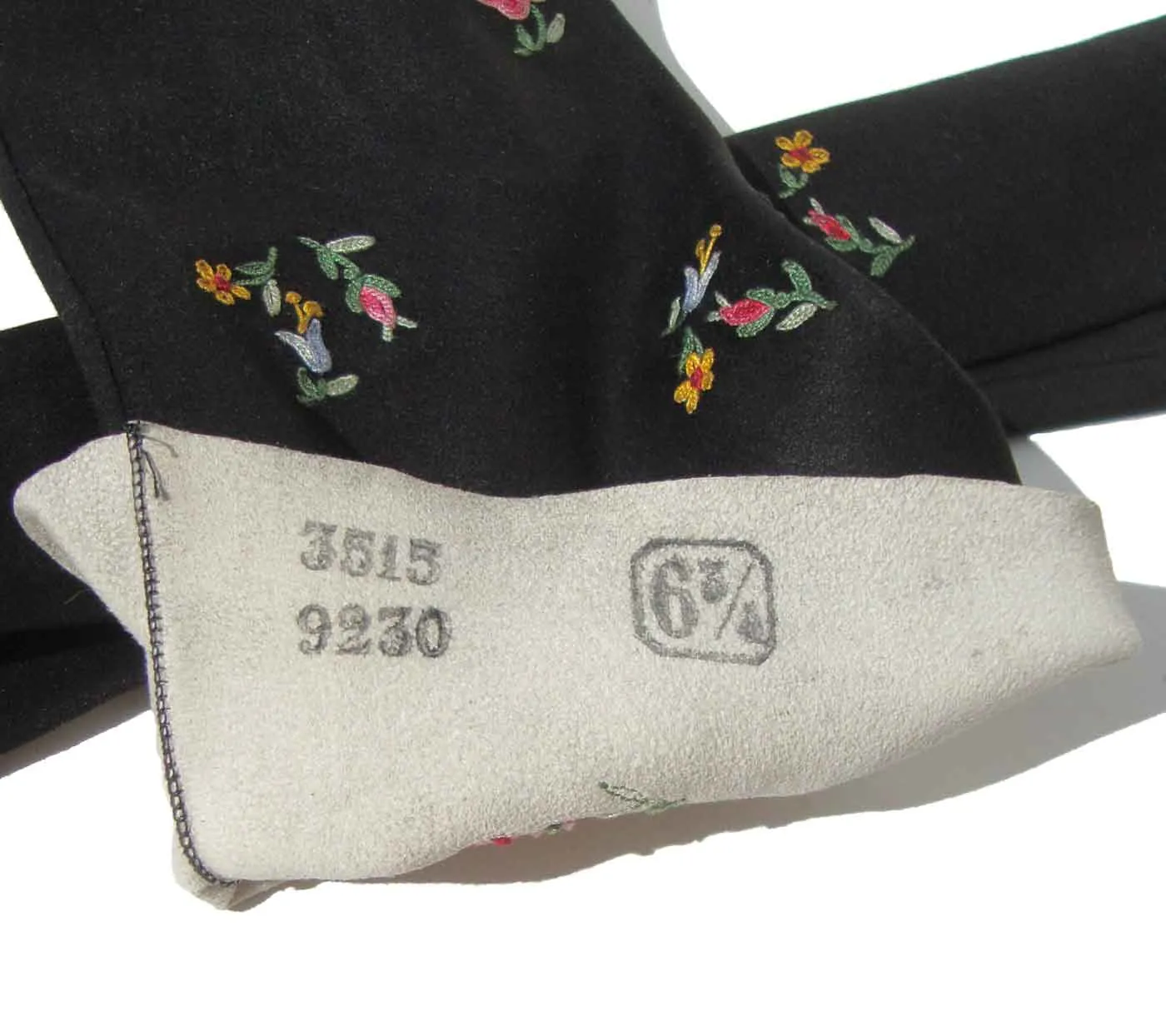 Vintage Black Suede Gloves Point de Beauvais Floral Embroidery Sz 6&3/4